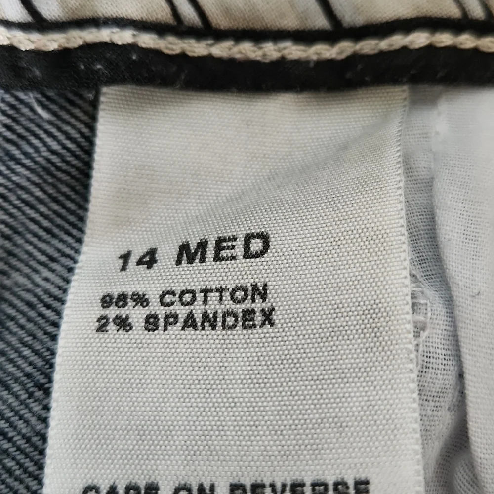 Dockers, Women's, Sz14 med favorite fit, 1 pocket in Front, 2 in Back - Picture 8 of 11
